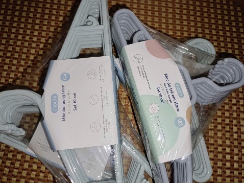 Shop chuyên nghiệp , mình muốn giao nhanh nên có yêu cầu đi đơn ngoài nhưng được shop hỗ trợ giải thích tiki có dịch vụ tiki now giao hàng nhanh với đặt hàng thông qua tiki sẽ được đảm bảo quyền lợi cho người mua hàng, nếu có nhu cầu mình sẽ đặt thêm