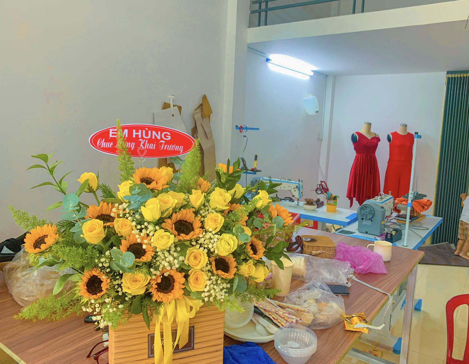 Bọc sách cẩn thận khi giao hàng, rất ấn tượng. Còn  nội dung thì chưa đọc nên chưa biết