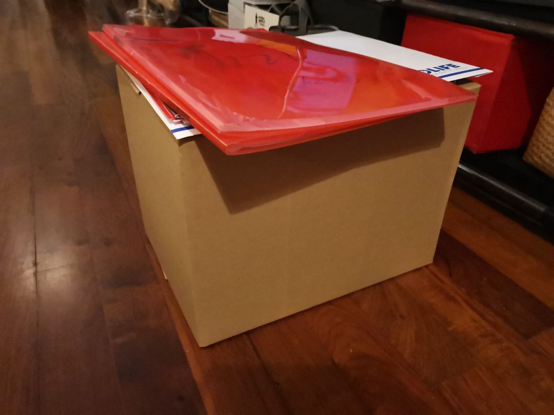 Hàng đúng như mô tả, tuy nhiên đóng gói chưa được cẩn thận, may là vận chuyển không vấn đề nên không bị hỏng các góc.