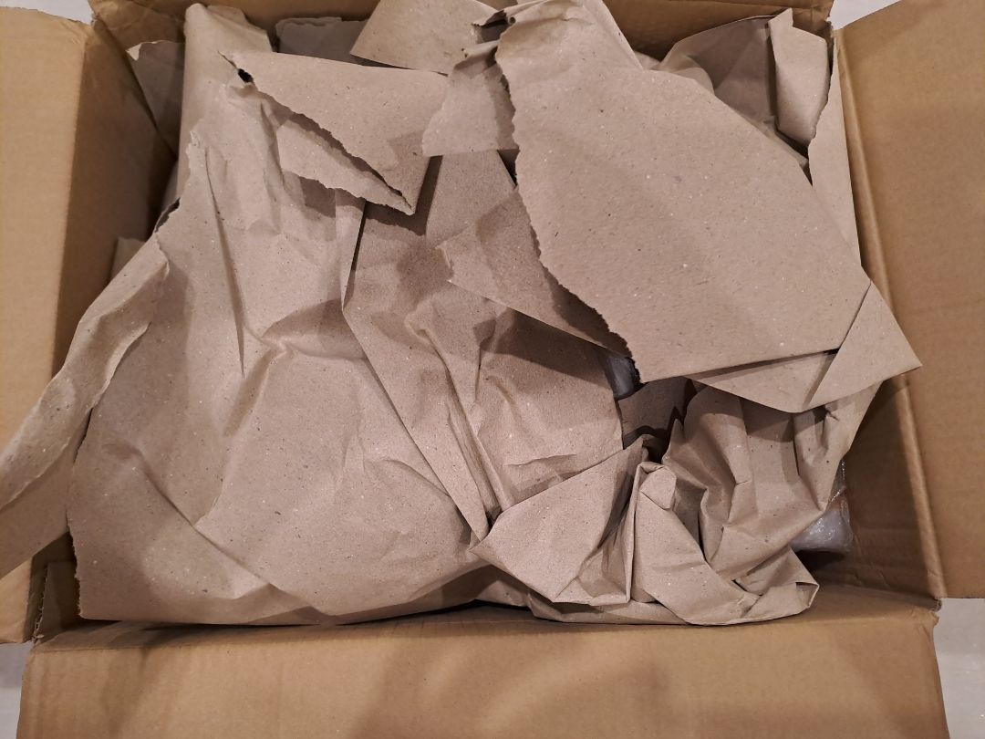 nước lau sàn này rất thơm không mùi hóa chất. shop fuwa3e này mới có trên tiki now nên giao hàng cực nhanh, đóng gói cẩn thận