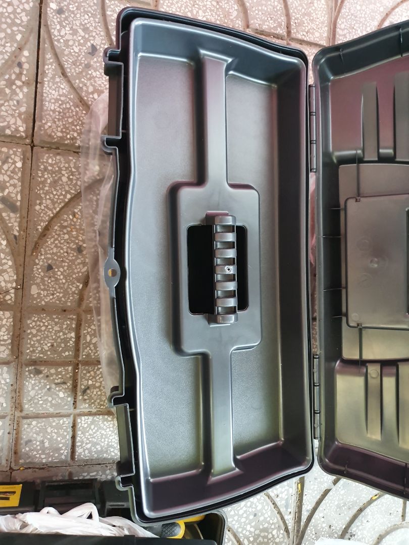 Chắc chắn và rộng hơn so với thùng khác cùng kích cỡ. Đóng gói sp rất kĩ, hài lòng! Giá cả thì rẻ, các chi tiết ko có nhựa thừa, có vẻ dẻo và chắc, khó nứt vỡ. Đáng mua!