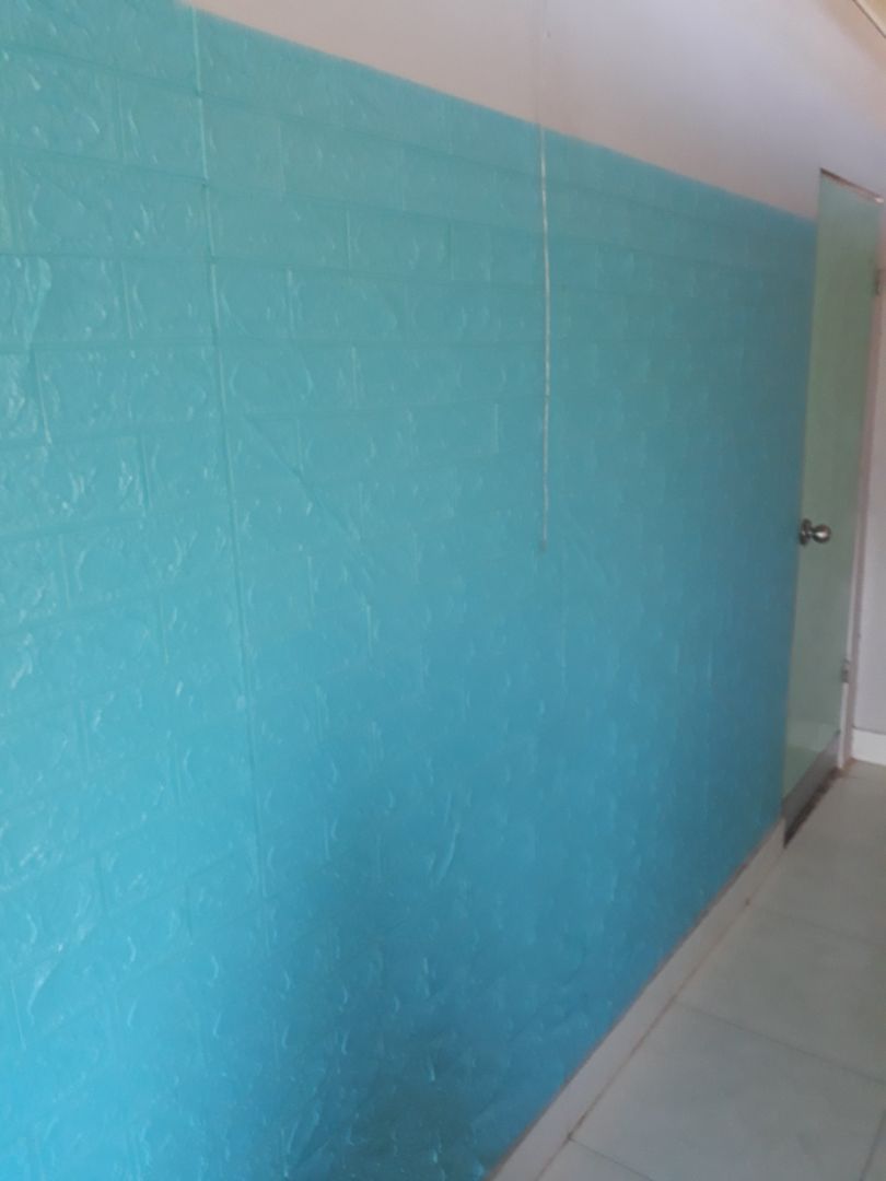 khó trong lúc thi công. miếng dán rất là mõng. Khi lấy miếng keo ra miếng dán rất dễ bị giãn ra...