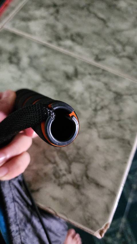 Mình mua trước Tết để Tết về quê tập tại nhà, mới dùng được 7,8 lần thì một tay cầm bị bể. Dây, móc khóa chắc chắn rất tốt nhưng cái tay cầm không nghĩ là kém chất lượng như vậy. Khi trước mình mua bộ dởm hơm giá rẻ hơn ở shop khác nhưng tay cầm tới giờ vẫn chưa hư dù đã hơn 1 năm.