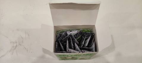 Bao bì đẹp, sản phẩm tiện dụng. Mở hộp có mùi thơm của cần tây. Điểm trừ: vỏ hộp hơi bụi.