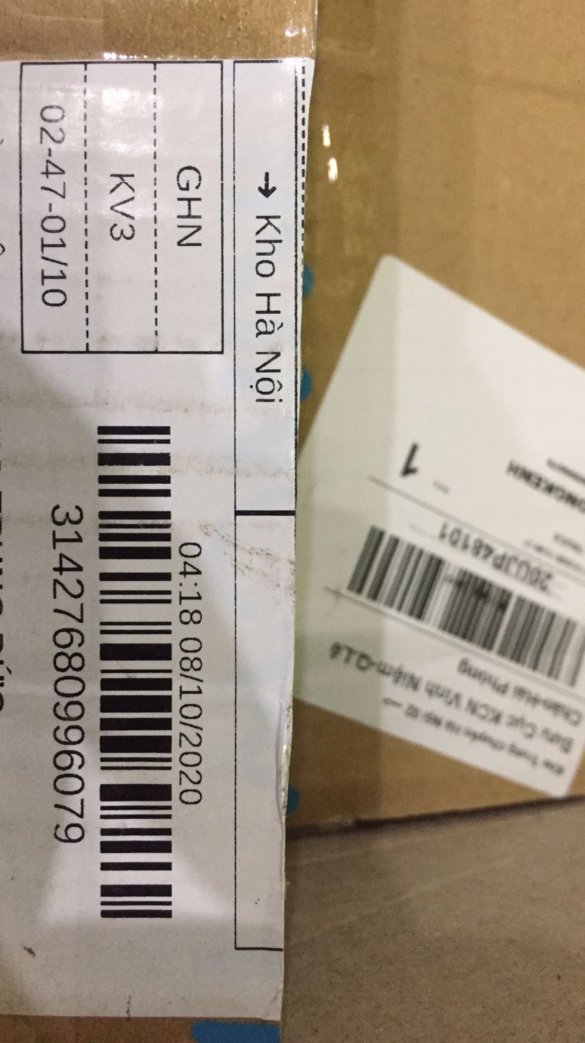 Tiki giao nhầm phiên bản “Kẻ trộm sách” cho mình. Sản phẩm hư hỏng do vận chuyển. Đề nghị Tiki đổi lại cho mình sản phẩm khác