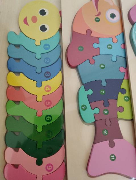 Có con gái là để nâng niu và yêu thương, đúng là đồ chơi cho con gái có khác màu cũng hết sức nhã nhặn. Bộ đồ chơi ghép hình này quá đẹp luôn. Bõ công suốt ngày bé nhà mình bảo con ngoan ba thưởng cho con nhé nhé! Không thể chối từ được yêu cầu siêu cute của nàng ấy. Cảm ơn shop đã cung cấp món đồ chơi này bé nhà mình thích lắm lắm luôn ý. Giờ bảo gì nó cũng nghe lời.