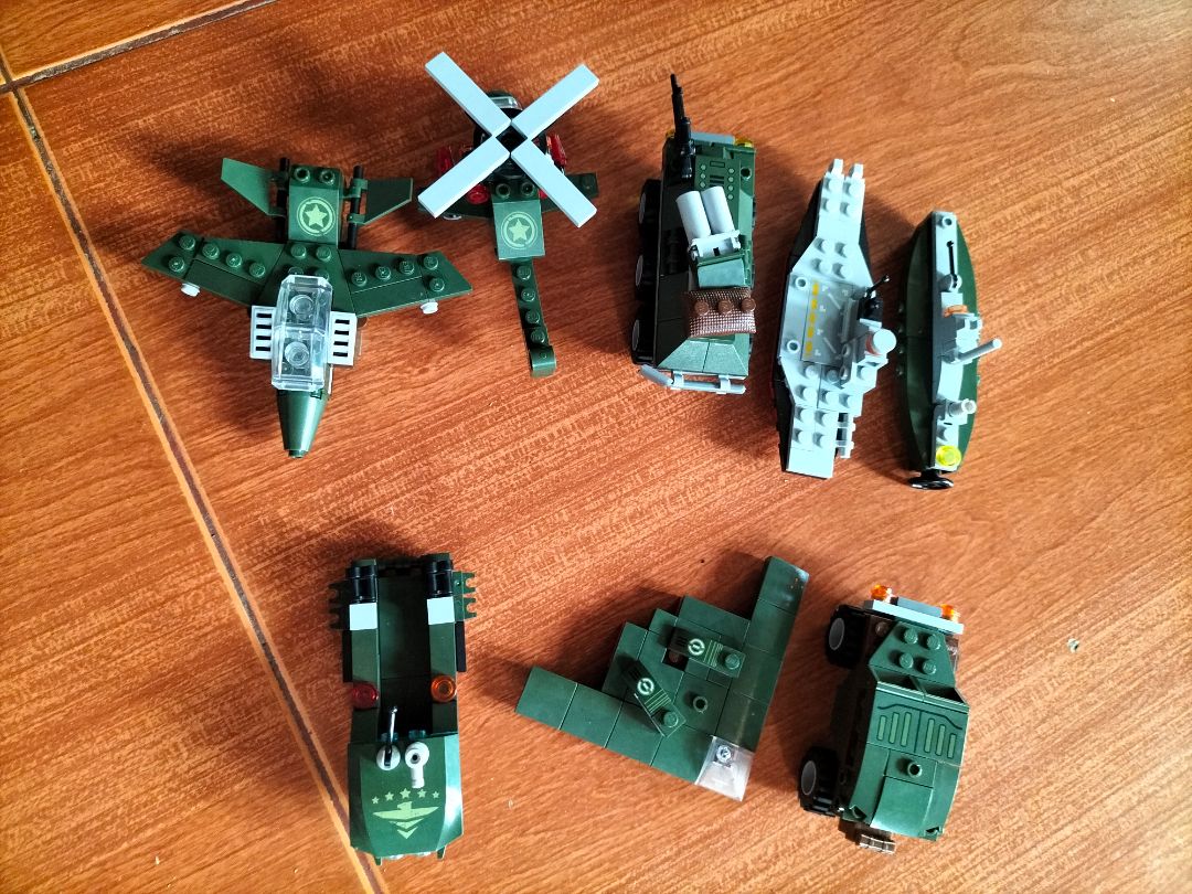 Bộ đồ chơi rất nhiều chi tiết, trẻ rất thích, shop gói hàng cẩn thận, vô cùng hài lòng