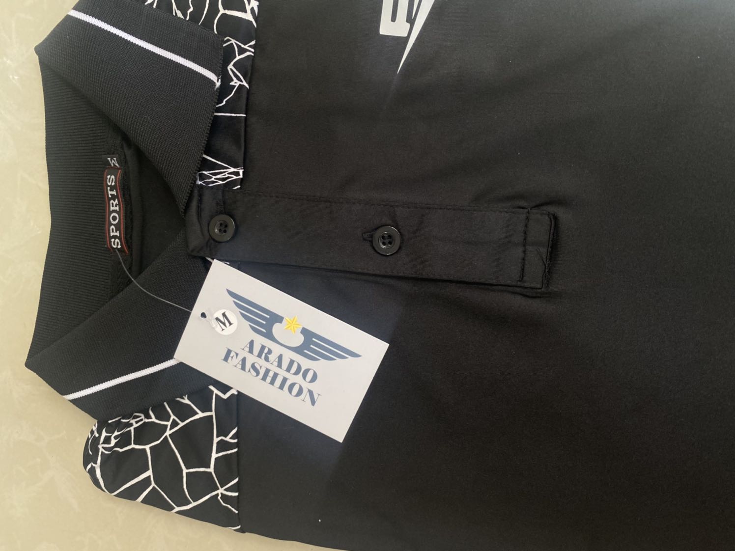 Áo đẹp lắm shop, chất vải mặc cực kì thích. Áo chất lượng còn giá rẻ. Giao hàng nhanh.