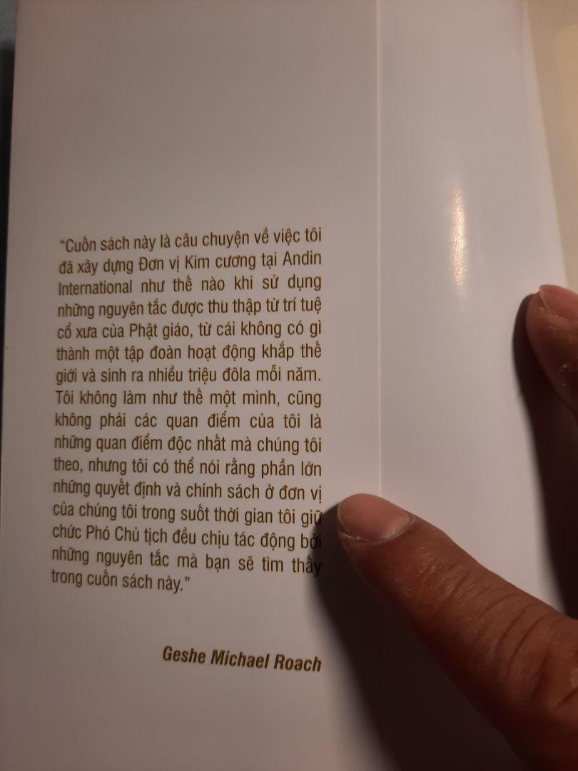 Khi đọc Năng Đoạn Kim Cương bạn như người đi trên biển nhiều ngày đã nhìn thấy ngọn hải đăng, như người lạc lối đi trên sa mạc đói khát gặp được hồ nước và tìm thấy la bàn, như người mù nay đã có thể nhì thấy ánh nắng mặt trời...