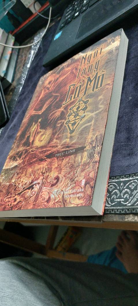 Sách hay. Sau nhiều chương có tranh vẽ minh họa đẹp.
Sách có shield chắc chắn. Ko bị cong vênh, không bị gãy, bong tróc.
Sách được nguyên vẹn✅️