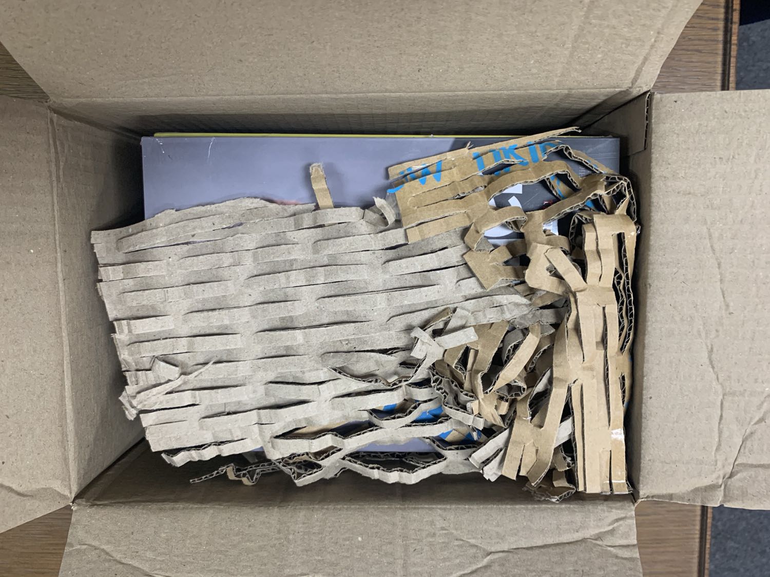 Tiki giao hàng nhanh. Sách vẫn nguyên màng co. 5/5.