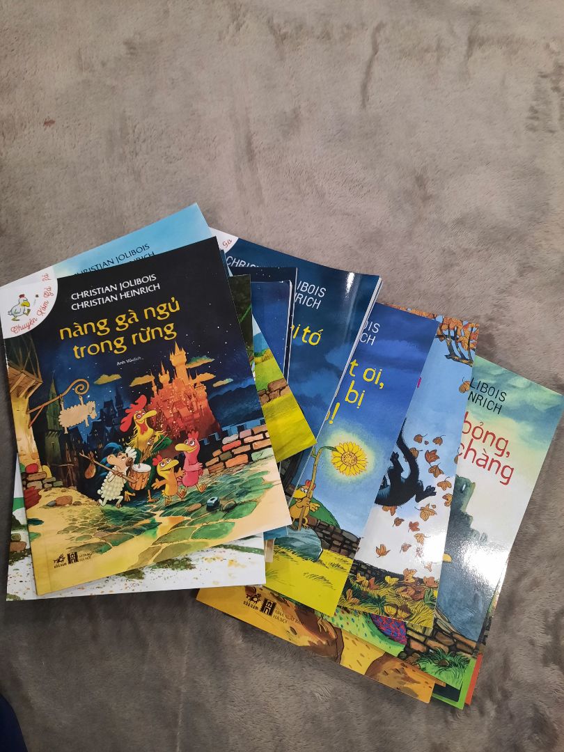 Một bộ truyện nổi tiếng của Pháp, rất hay và nhiều ý nghĩa, đậm chất trào phúng mà đầy dễ thương, mộng mơ