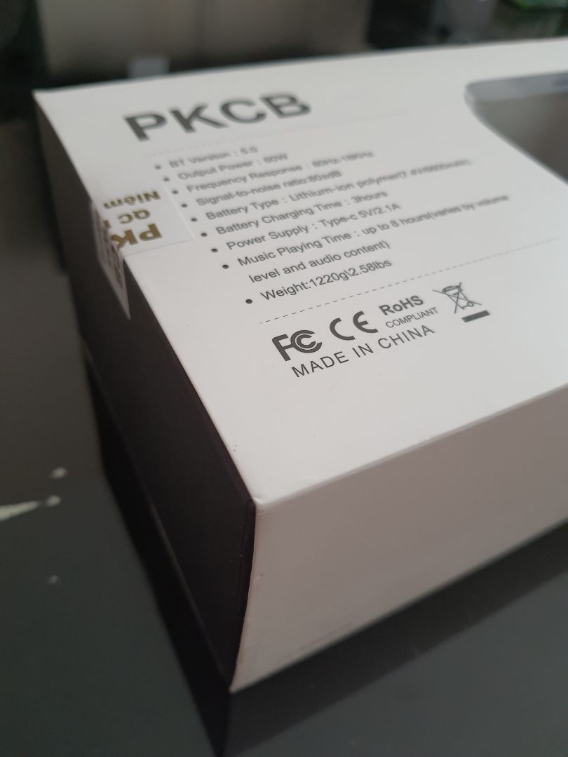 Giao hàng nhanh và đúng hẹn. Đóng gói cẩn thận, tem còn đầy đủ loa đẹp, cho chất lượng âm thanh tốt. Nhưng sao không thấy giấy bảo hành. Mới mua hàng tiki 3 lần, đt, ốp lưng, và loa đều rất vừa ý. Sẽ ủng hộ tiki lâu dài.