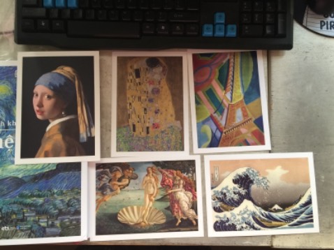 Hình ảnh đa dạng, sắc nét. Nội dung dễ hiểu và có phân tích kĩ lưỡng. postcard siêu siêu đẹp . Điểm trừ là sách bị móp