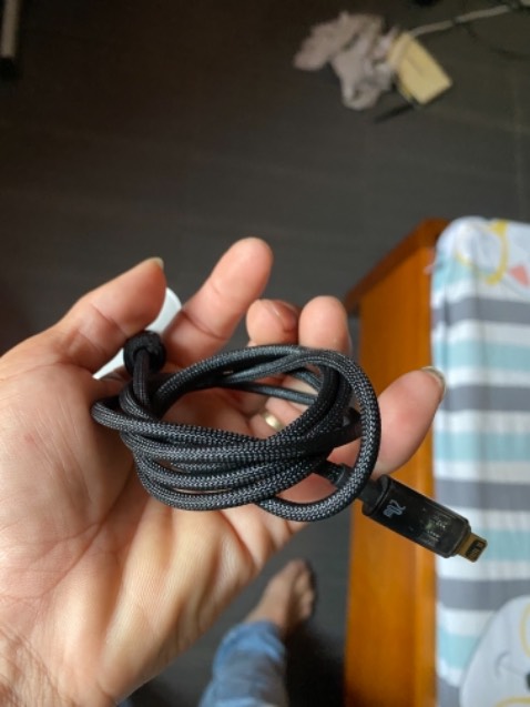 Sạc không nhanh lắm. Chỉ tạm thôi.