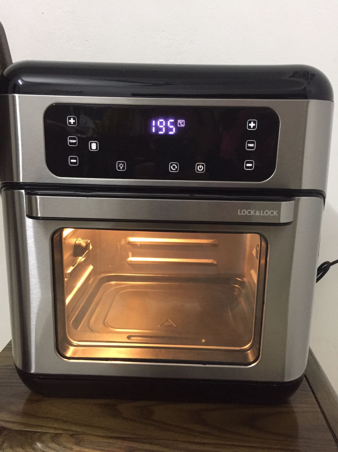 Đã nhận được hàng dùng khá tốt , hàng mới đập hộp luôn !! Tiếng kêu của máy cũng ko to lắm ! 👍 TiKi bán hàng rất uy tín !! Bán và bảo hành rất Chu đáo ..