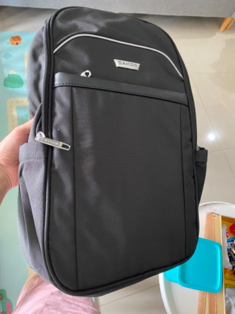 Kiểu dáng gọn gàng, không thô. Chứa được khoảng 2 laptop. Tiki giao hàng nhanh, hài lòng Kiểu dáng gọn gàng, không thô. Chứa được khoảng 2 laptop. Tiki giao hàng nhanh, hài lòng