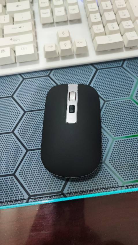 Cảm nhận ban đầu là di chuột 3 chế độ, mượt mà , ấn rất êm, nhìn cũng đẹp nữa, gọn gàng, ưng lắm nha mọi người. Để trải nghiệm thêm xem thế nào 😉
