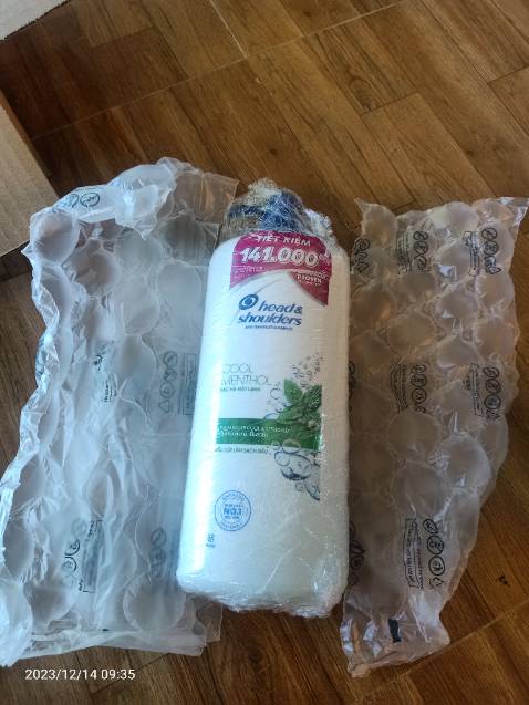 Chất lượng tuyệt vời .Không gây khô tóc .mùi thơm dễ chịu .mát da đầu sảng khoái . Chất lượng tuyệt vời .Không gây khô tóc .mùi thơm dễ chịu .mát da đầu sảng khoái .