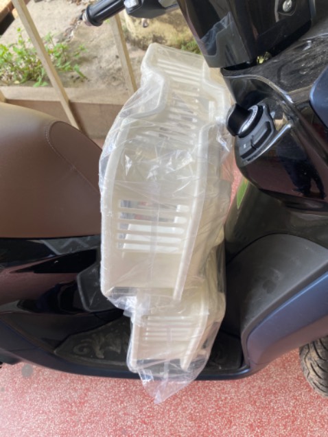 Giao ko đúng màu. …………………………