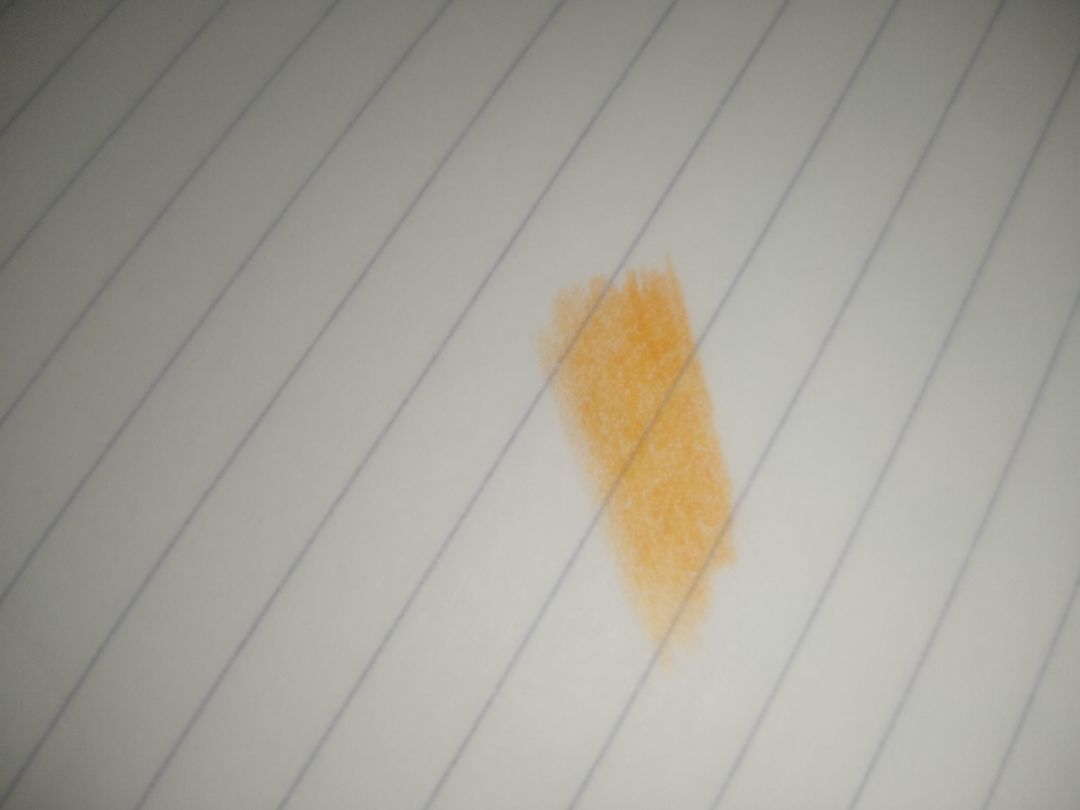 màu rất nhạt với lại khi tô màu không dc tươi mà trông rất thô nha mọi người . nhưng xét theo giá bán thì không thể trách dc tiền nào của lấy . Ah mà cái vỏ hộp trông thơm tho xịn xò .