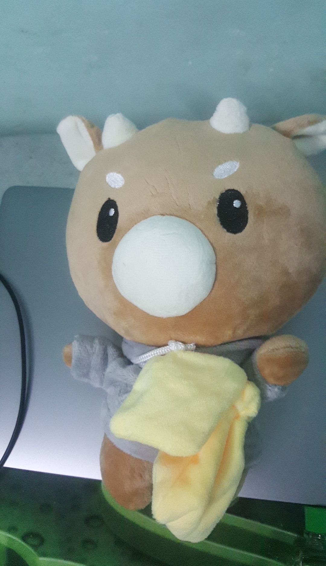 Nhân viên giao hàng tới nhà mình không điện trước. Tuy giao sớm trên web 1 ngày nhưng thái độ nói chuyện làm bực . giao hàng lúc 2h trưa lúc đó mình không có nhà mình bảo 5h giao được không. anh giao hàng lại bảo không được rồi viện cớ   mình đã trã tiền trước rồi ko hẹn được, mình phải rất khó nhờ người nhận hàng giúp . Mình tính mua thêm 1 2 con nữa tặng người thân . nhưng cách ship thế làm mình ko chủ động được thời gian nhận hàng.