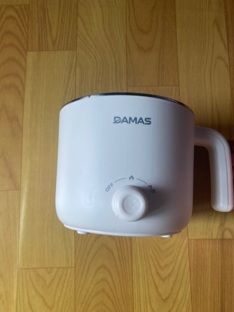 Thiết kế đẹp, nồi dễ vệ sinh nhá, có chống nước chống nóng cực ok, lòng nồi bóng loáng sáng quá là sáng. Cảm ơn shop