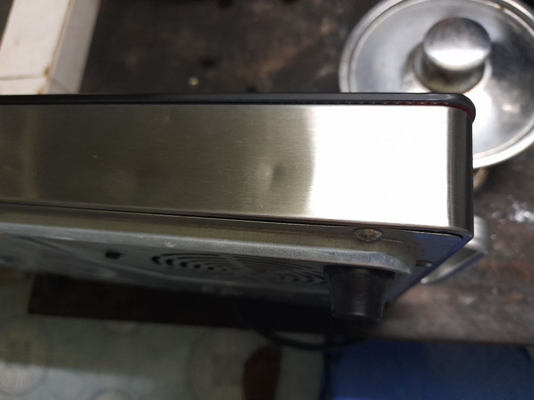 giao hàng bị móp và bể mặt kính. yêu cầu đổi trả