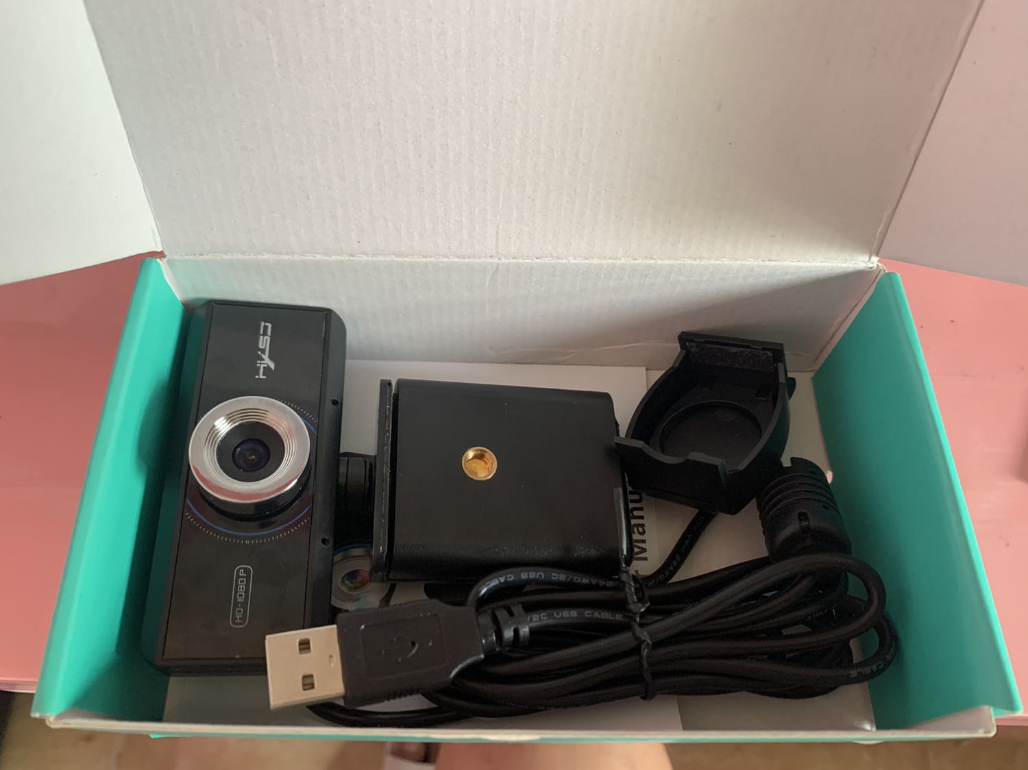 Sản phẩm lỗi, không xài được! Hình mờ như sương không thấy gì, mic thì lúc có lúc không. Hàng không như quảng cáo. Đề nghị thu hồi sản phẩm và hoàn tiền