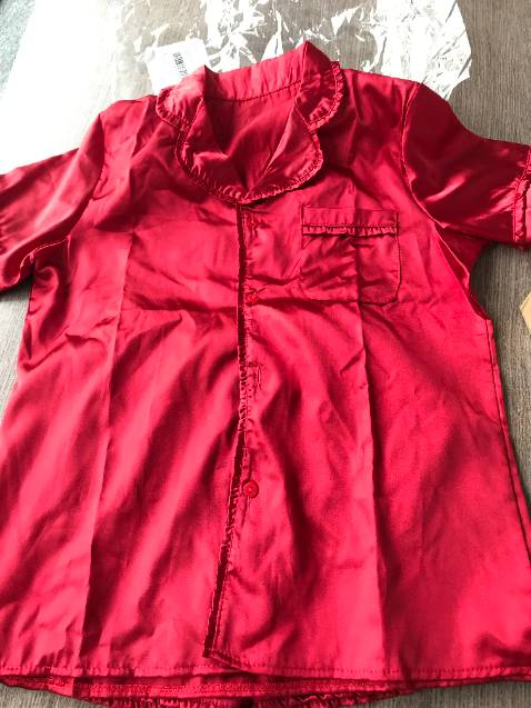 Rất thất vọng. Mình đặt mua bộ  dài tay nhưng khi giao lại là bộ ngắn tay