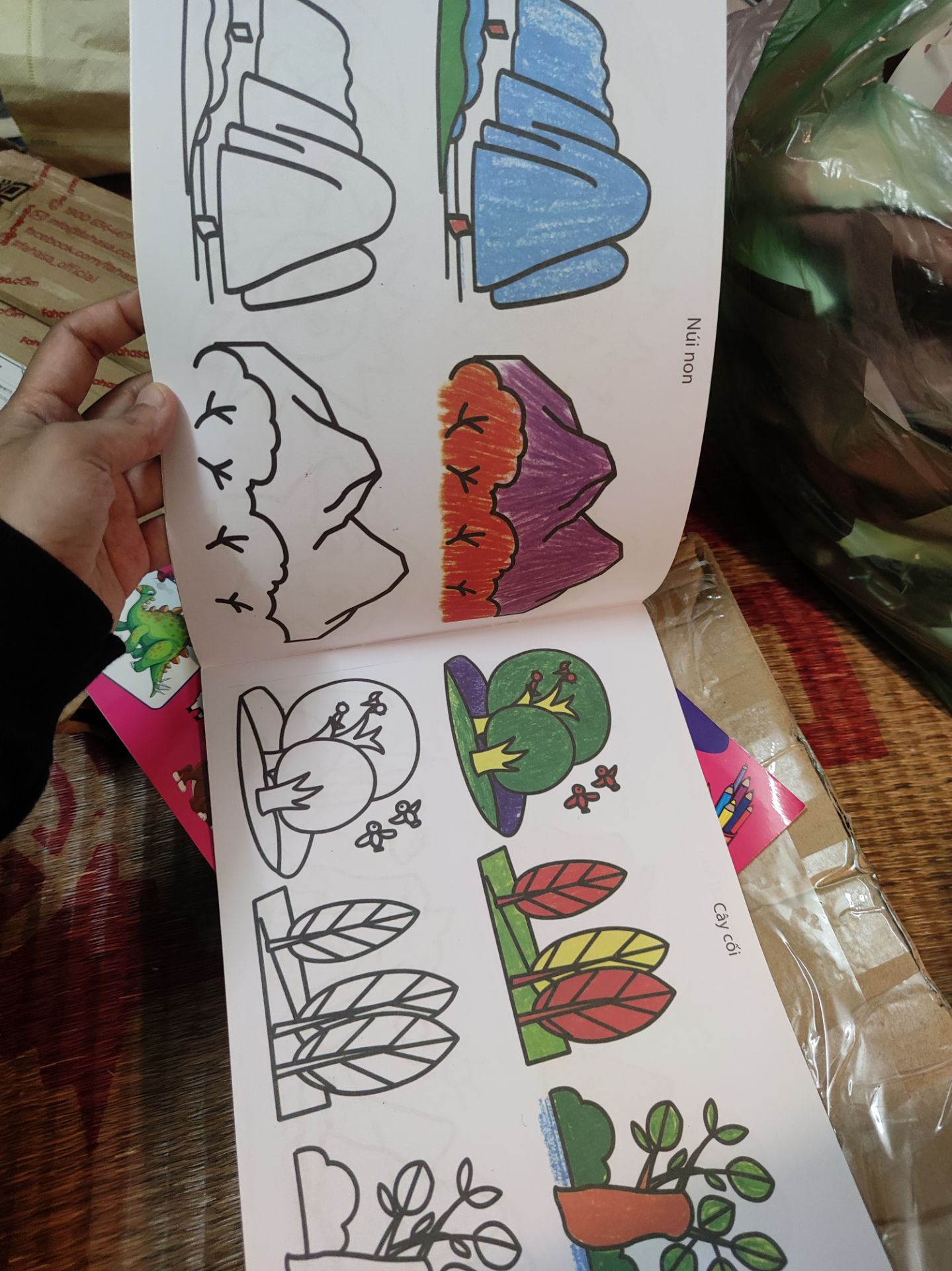 Sách hay, giấy đẹp, bọc cẩn thận, ship hàng nhanh, giá rất tốt, nên mua cho bé đọc.