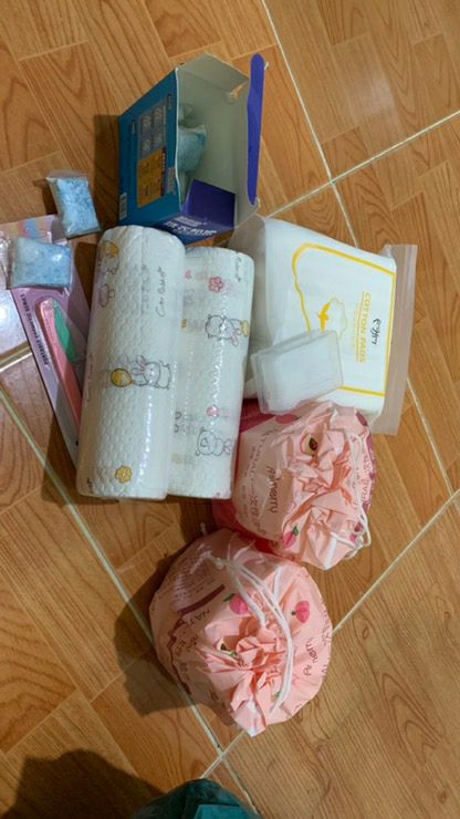 Lau chùi dầu mỡ, lau bếp lau kính đa năng luôn, sạch thì giặt cái là ra tái dùng đc 2,3 lần, tái nhìu quá nó rớt bột giấy sẽ dơ hơn.