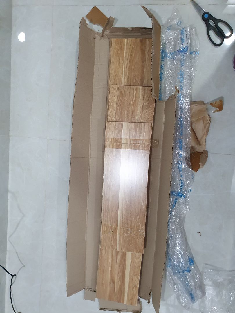 Shop gửi hàng ko có ốc vít để ráp, băng keo thì dán trực tiếp lên miếng gỗ luôn, nếu ráp đc chắc phải mua xăng thơm về chùi mới sạch keo đc. Lúc mua mình đã chọn shop mắc tiền hơn (245k) với hi vọng hàng đầy đủ ốc vít và chất lượng. Giờ mình làm gì với kệ đây? Shop gửi hàng ko có ốc vít để ráp, băng keo thì dán trực tiếp lên miếng gỗ luôn, nếu ráp đc chắc phải mua xăng thơm về chùi mới sạch keo đc. Lúc mua mình đã chọn shop mắc tiền hơn (245k) với hi vọng hàng đầy đủ ốc vít và chất lượng. Giờ mình làm gì với kệ đây?