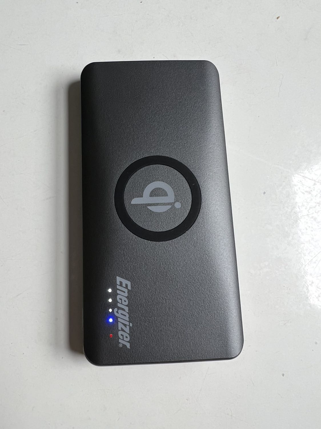 Ngoại hình đẹp, kết nối sạc cảm giác chưa được nhanh. Cần thời gian kiểm chứng.