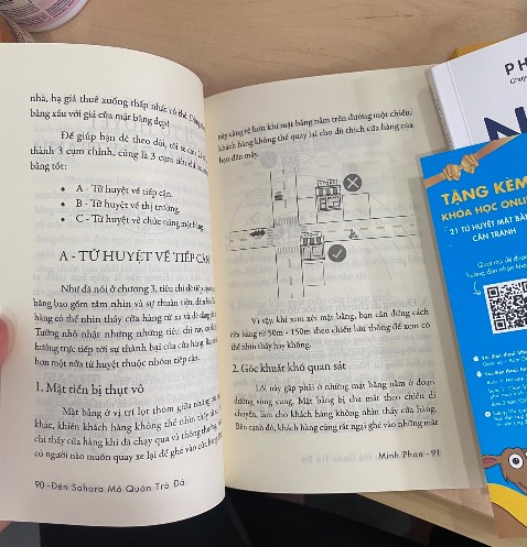 Biết tác giả Phùng Thanh Ngọc và Minh Phan đã lâu. Hai anh là người làm nghề thật sự, tận tâm và chuyên nghiệp. Đây là bộ sách nhiều case study thực tế, dễ đọc, dễ hiểu dễ áp dụng. Kèm theo quyển Trải Nghiệm Bán Lẻ Độc Đáo rất giá trị, giúp đổi mới sáng tạo - xây dựng những cửa hàng ấn tượng. Tóm lại, ai muốn Nhân Chuỗi thành công, có những cửa hàng đắc địa, độc đáo hãy mua ngay bộ này nghenn