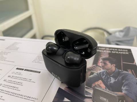 Tai nghe rất chắc chắn luôn, mình sẽ mua thêm ủng hộ shop, đã mua nhiều mẫu tai nghe của shop đều rất ưng ý, mình sẽ giới thiệu shop cho bạn bè, mong shop có nhiều sản phẩm giá rẻ mà lại chất lượng như vầy để bán cho mọi người dùng nhé, cảm ơn shop, chúc shop làm ăn phát đạt