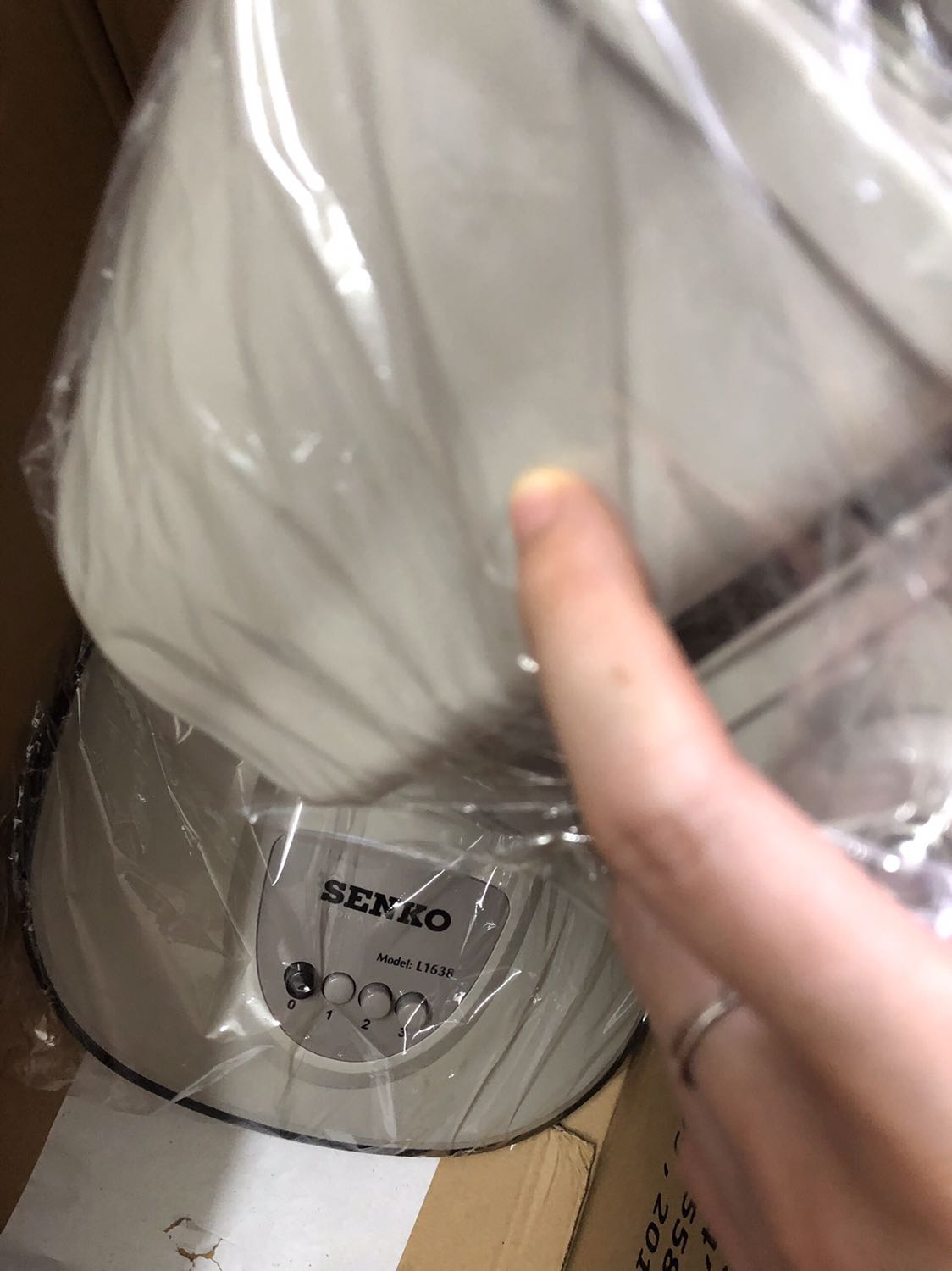 Gặp phải 2 vấn đề:
1 là sai model sp, (em mua là L1338, giao là L1638)
2 là giao sai lồng quạt, ko lắp vô được
Đề nghị Tiki lấy lại SP và hoàn tiền