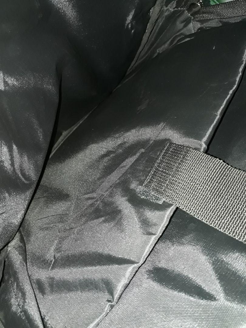 Đóng gói kĩ càng, giao hàng đúng hẹn. Chất lượng balo tốt nhưng mà vải hơi mỏng