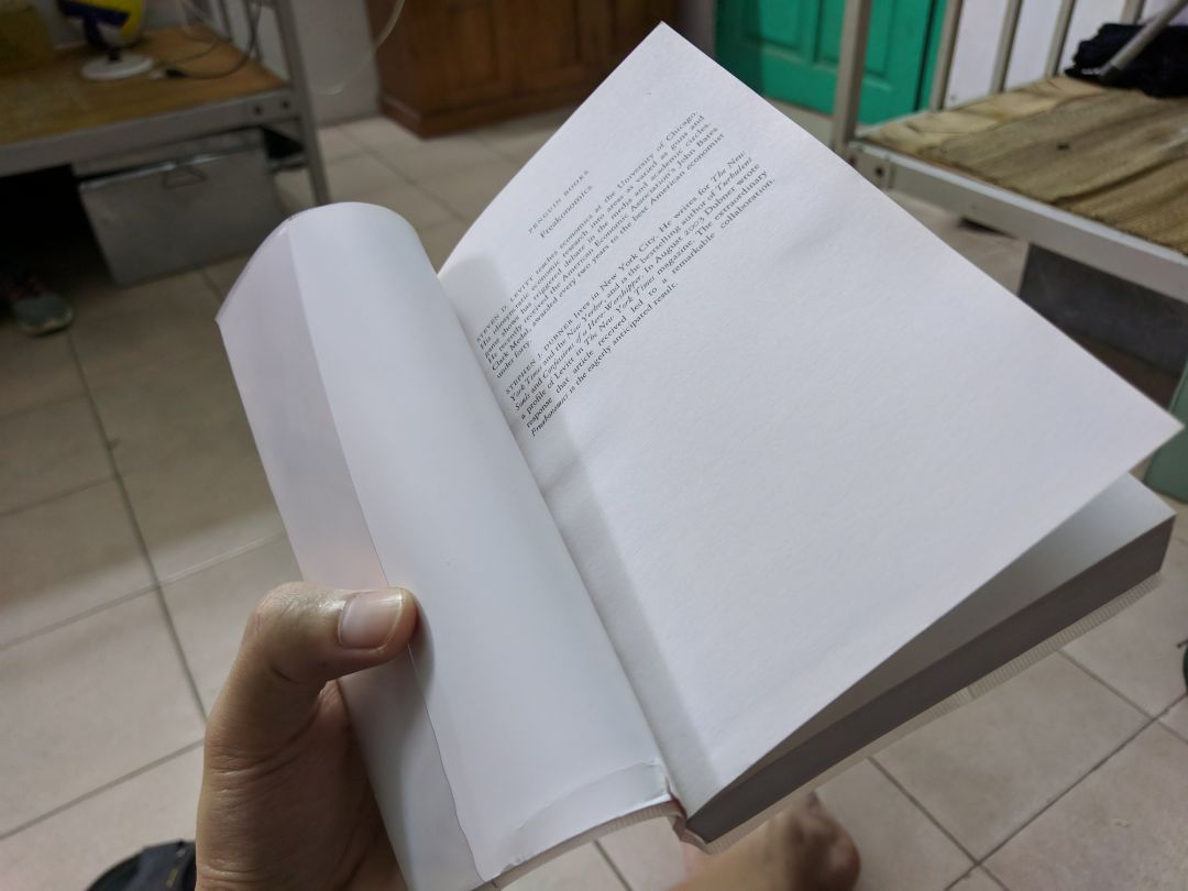 Lại một lần nữa, mình rất thất vọng về sản phẩm của Tiki. Sách khi đến tay mình thì bìa đã rách, cảm giác sách không còn mới.