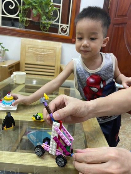 Hàng đẹp lắm, nhựa k bị hôi, con mk rất thích, mình sẽ mua thêm bộ khác cho con mk chơi nữa, shop rata nhiệt tình. nên mua