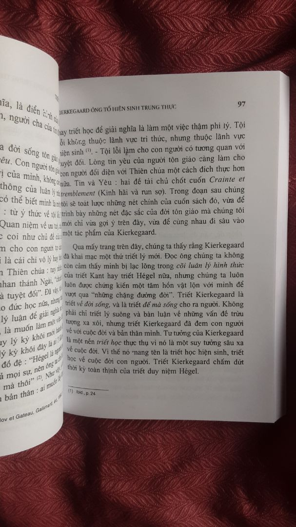 Sách khá dày, nhưng phần bìa ngoài dính bụi, bẩn chút xíu. Giao nhanh, 4* Sách khá dày, nhưng phần bìa ngoài dính bụi, bẩn chút xíu. Giao nhanh, 4*
