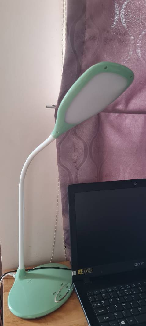 Độ sáng ổn định. Thiết kế đẹp, sang trọng, nhiều chức năng sáng và màu ánh sáng