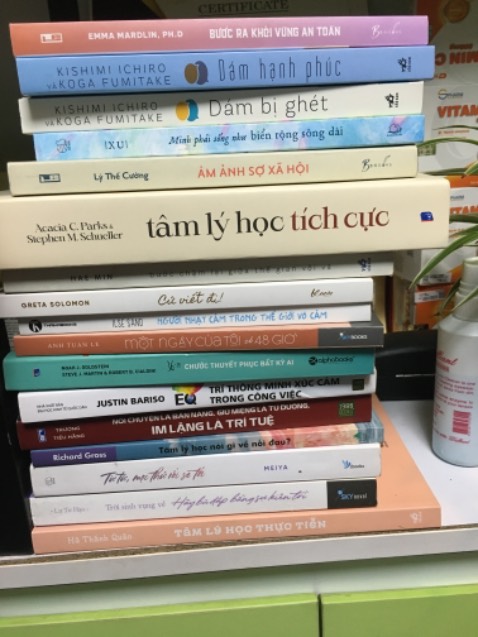 Cuốn sách phù hợp cho người nhạy cảm, rất hay và nhiều cái cần phải học... Tiki giao hàng nhanh, sách nhỏ gọn nhưng hay ho.