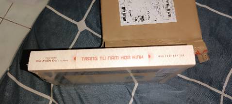 Đóng gói sơ sài, do trời mưa shiper vội nên chưa kịp đồng kiểm,khui ra thì sách bị lỗi, mình còn chưa bóc seal
