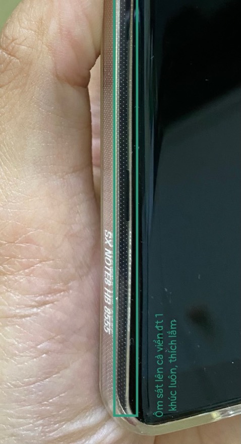 Ốp đẹp và ôm sát viền lên cả màn hình đt khá tuyệt, ko quá mỏng hoặc quá dày, cầm rất thích tay và ko bị thô nặng (à ko có mấy nút đóng mấy lỗ cắm ngen). Shipper nhiệt tình thân thiện. Thanks all