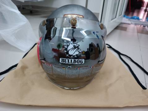 Nón đẹp, đúng size, được tặng kèm túi đựng nón và khoá sợi cáp chống cắt.