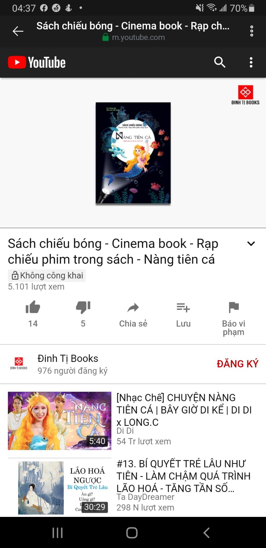 ***
Kèm link âm thanh cho mọi người trải nghiệm. Được nghe truyện, tối tắt đèn kể trước ngủ, các bạn nhỏ nằm im re nghe. Lại không cần bật smartphone lên xem, mà chăm chú nhìn vào hình chiếu bóng. 2 bé ở nhà bỏ đt, đọc sách, mừng ghê nơi. 
Đọc sách sáng tạo, giúp con xa smartphone.