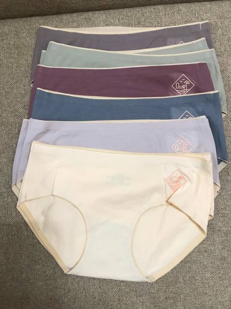 Shop gửi hàng nhanh, đặt hôm trước hôm sau đã nhận được luôn rồi, quần khá êm, rất mềm, nhẹ nhàng, đáng mua nhé mọi người. Được cái mua hàng trên tiki rất yên tâm nhận hàng như bài đăng.