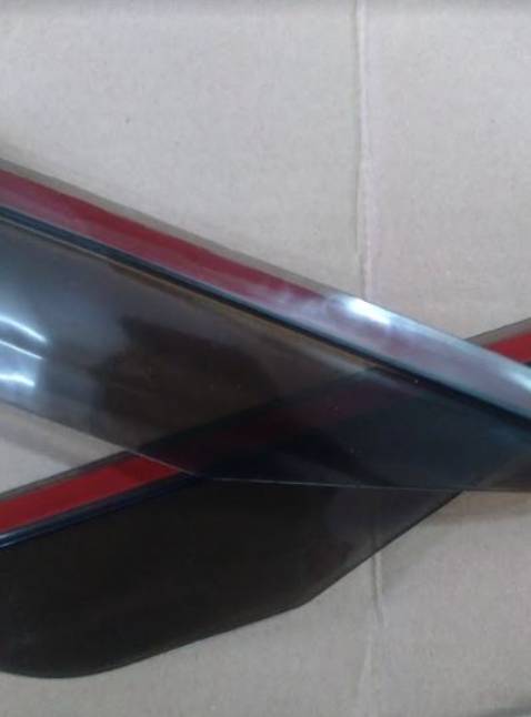 Shop giao hàng nhanh, sản phẩm đúng với mô tả, nhựa dẻo nên mình dẽ uốn cho vừa khít với gương luôn, keo dám bám chắc  đi dưới trời mưa to vẫn bị bám nước nhưng đỡ hơn rất nhiều so với khi không có. Shop tư vấn nhiệt tình và chăm sóc khách hàng tốt nên ủng  hộ 5 sao cho shop.