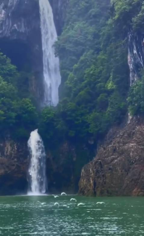 Hơn cả sự mong đợi và trên cả tuyệt vời luôn 👍túi qá đẹp, đường may chắc chắn và vải rất đẹp. Nhà bán hàng lại rất là đáng yêu và dễ thương. Dịch vụ chăm sóc khách hàng bên shop rất tốt 👍👍👍👍👍👍👍👍👍👍👍.mọi người nên mua.